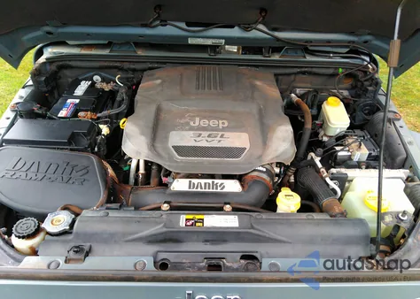 2013 Jeep Wrangler Rubicon 10Th Anniversary из США, поврежденный, VIN 1C4BJWCG6DL697891